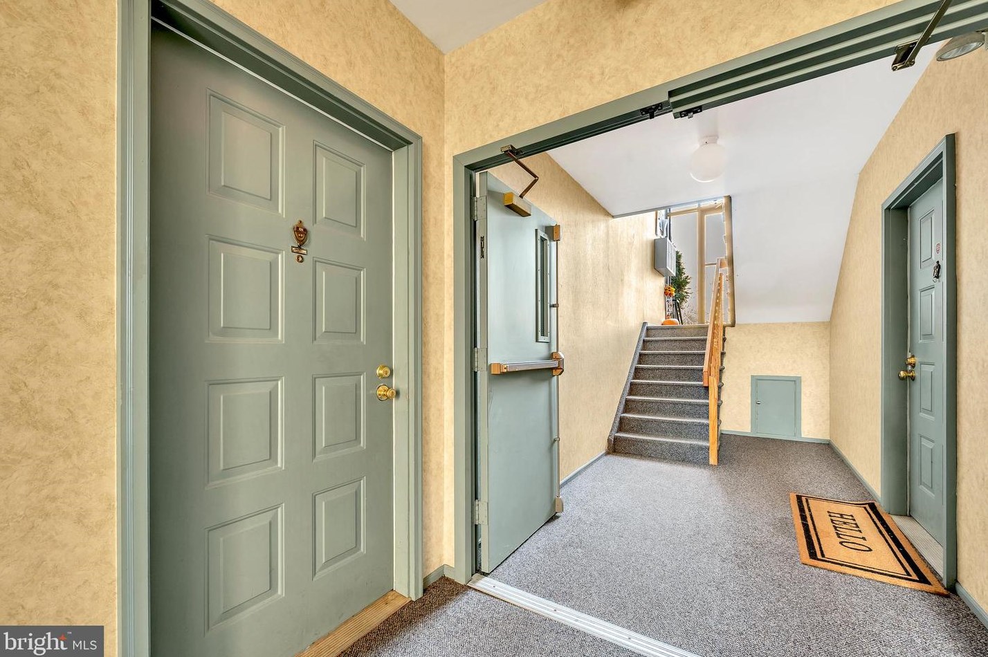 1011 Wood Mill Dr, East Windsor, NJ 08512