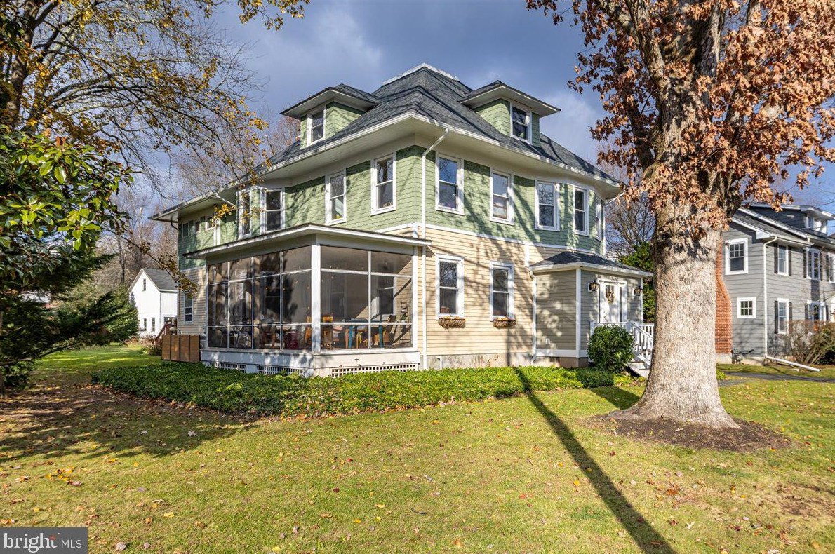 11 E Franklin Ave, Pennington, NJ 08534