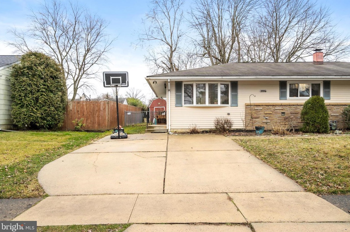 41 Fleetwood Dr, Trenton, NJ 08690