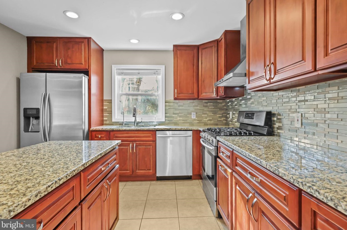 77 Stonicker Dr, Lawrence Township, NJ 08648