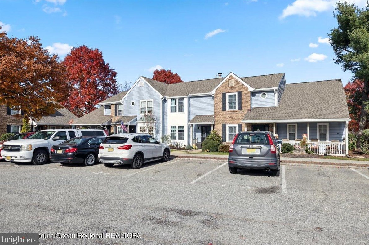 7 Hancock Ct, East Windsor, NJ 08520