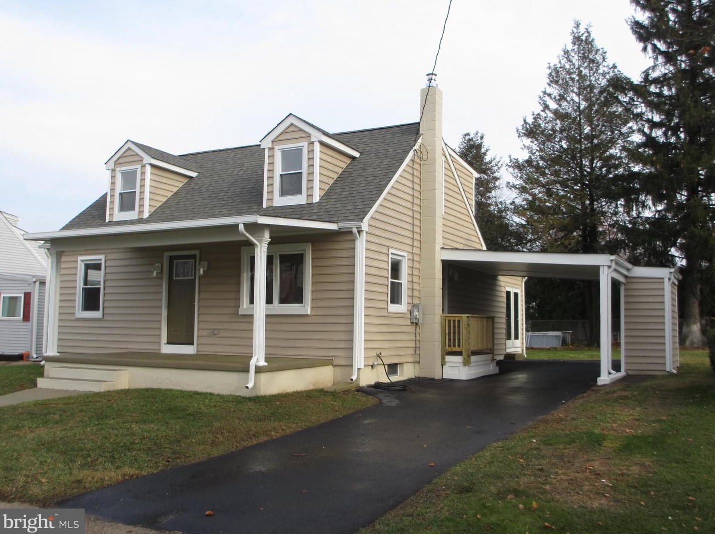 33 Brown Dr, Trenton, NJ 08690-1631