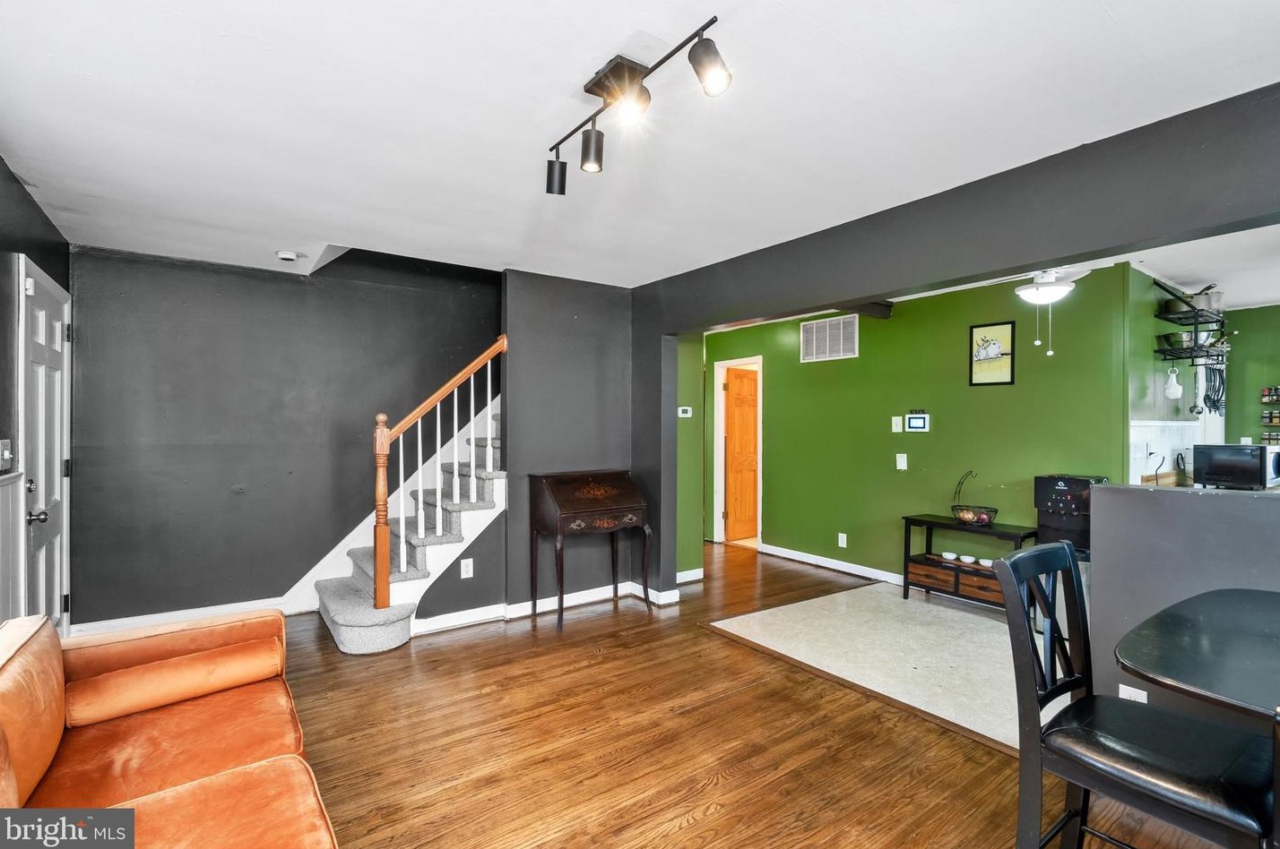 310 Wynnewood Rd, Trenton NJ  08628-3226 exterior