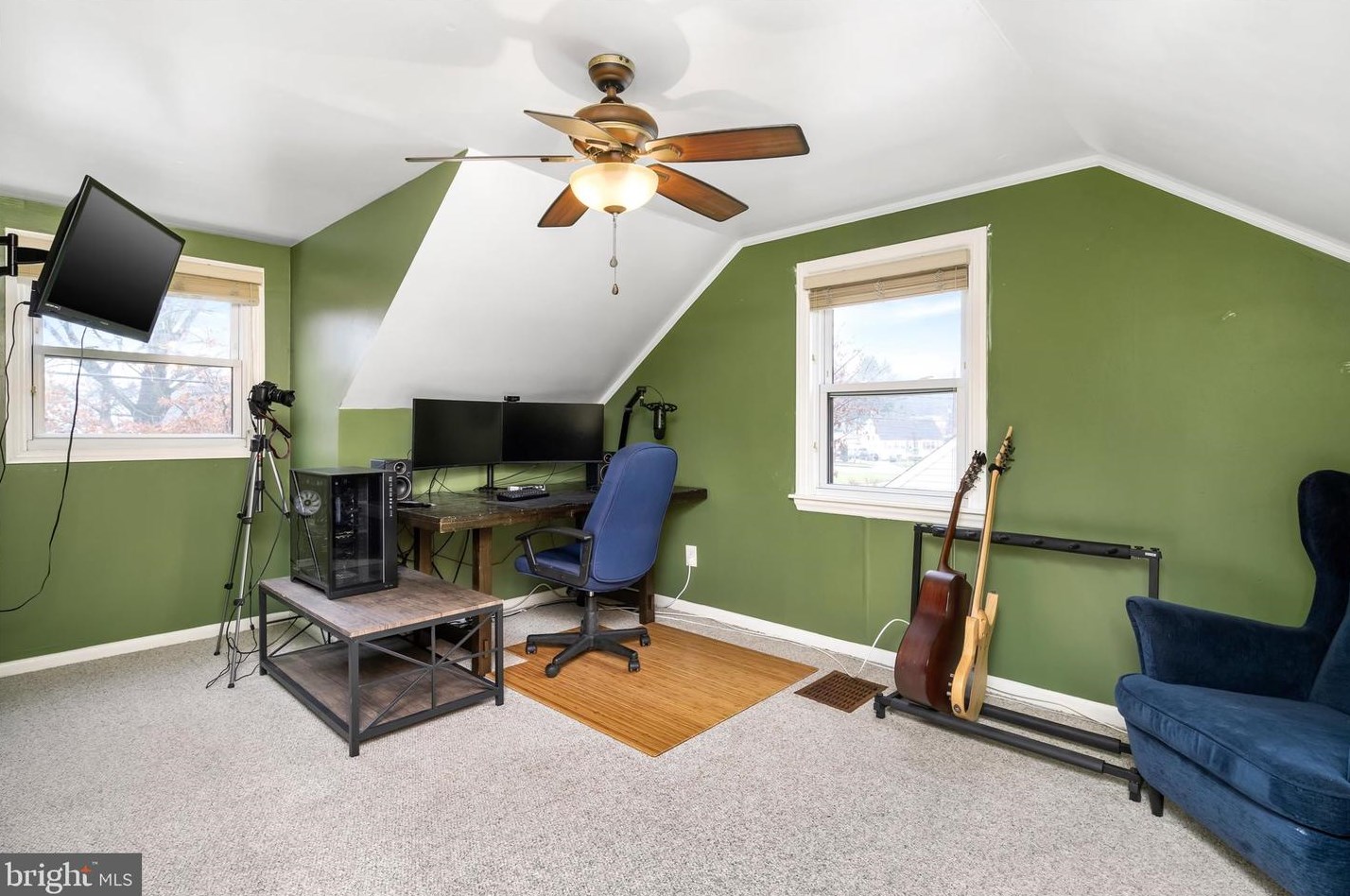 310 Wynnewood Rd, Trenton NJ  08628-3226 exterior