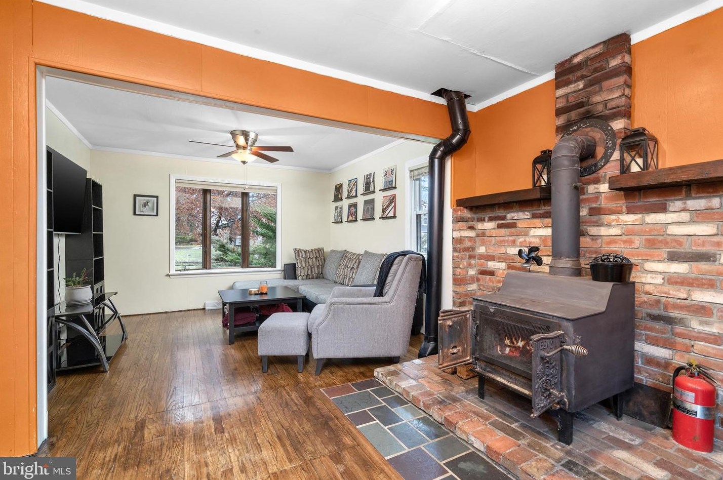 310 Wynnewood Rd, Trenton NJ  08628-3226 exterior