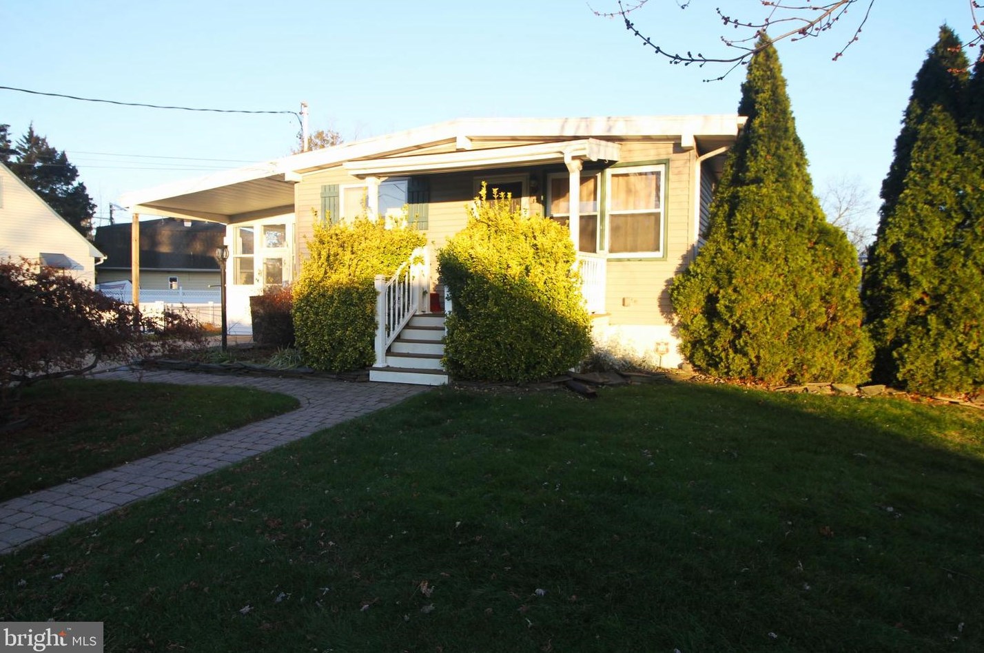 42 Montana Ave, Trenton, NJ 08619