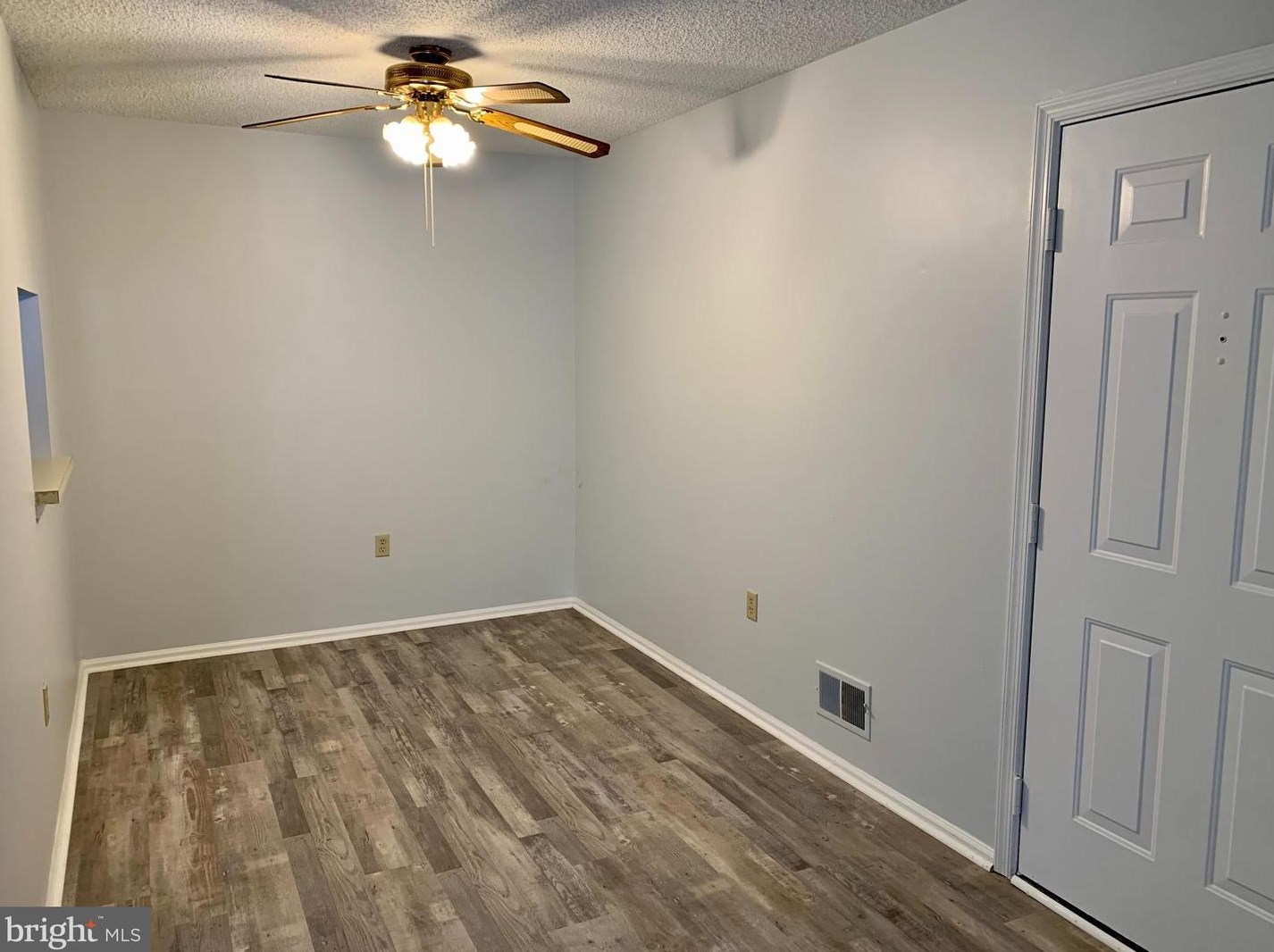 15 Lehavre Ct, Trenton, NJ 08619