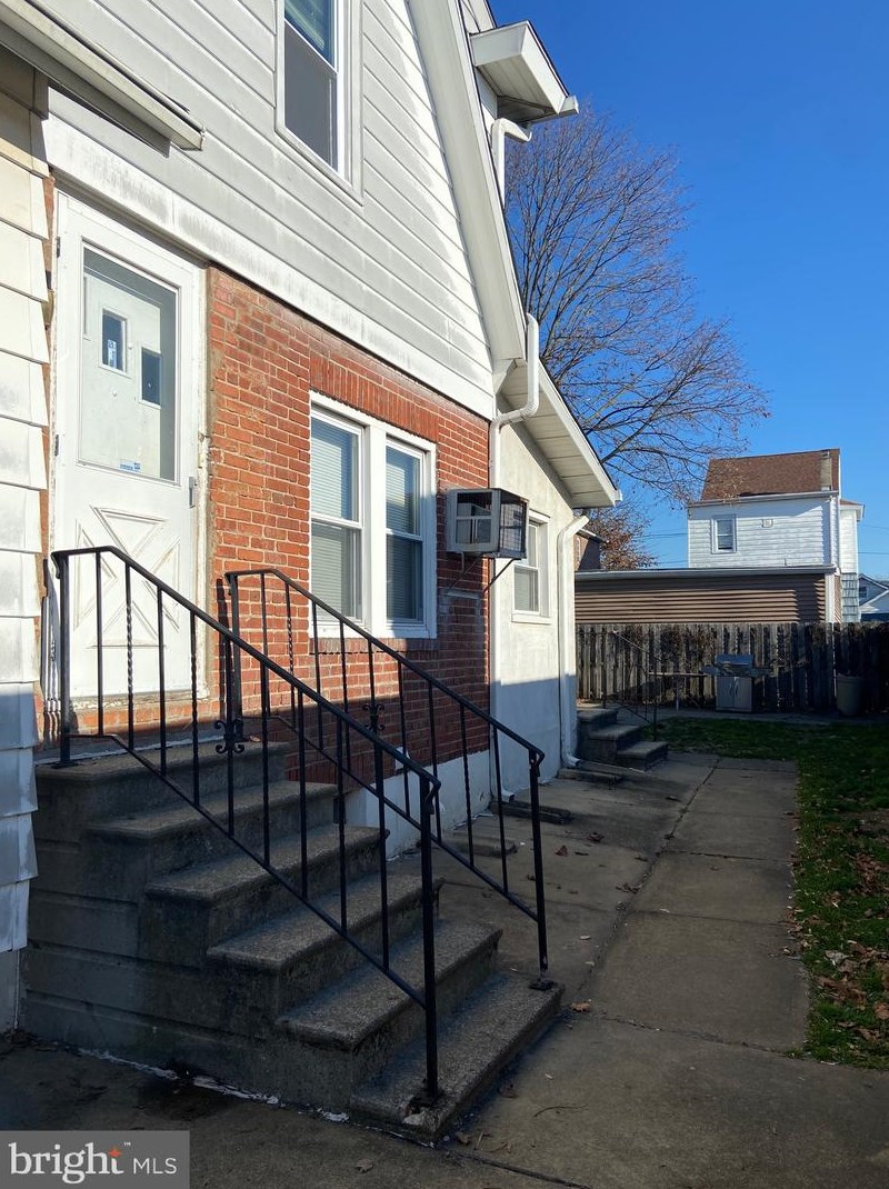 18 Myrtle Ave, Trenton, NJ 08648