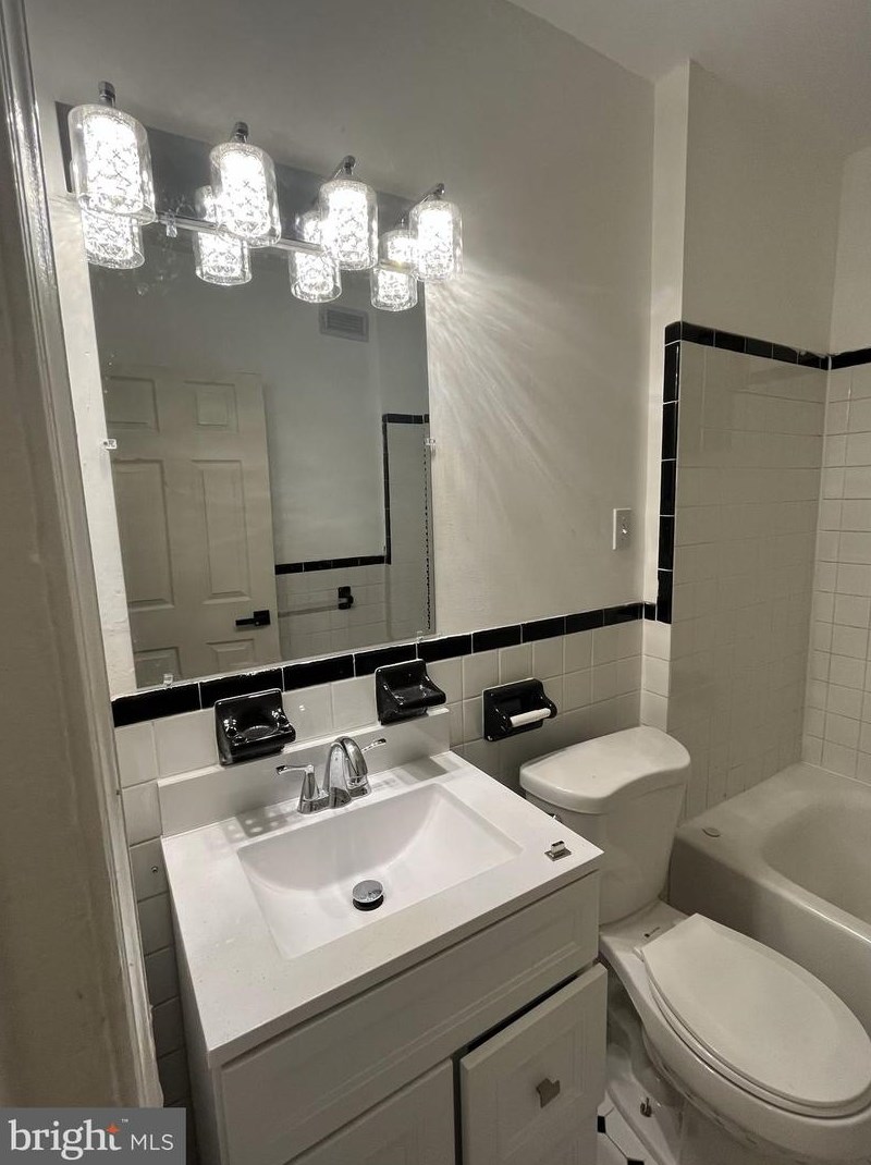 128 Hoffman Ave, Trenton, NJ 08618