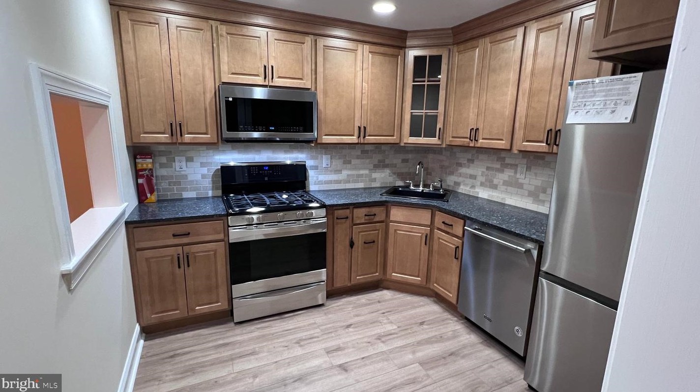 7 Voscek Ct, Trenton, NJ 08648