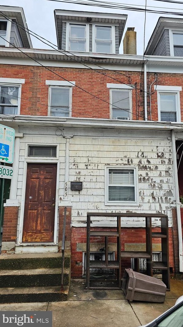 505 Farragut Ave, Trenton NJ  08629-1710 exterior