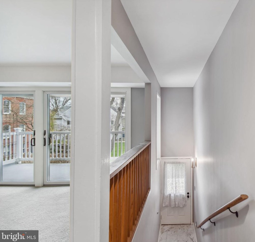 30 Academy Ct, Pennington, NJ 08534