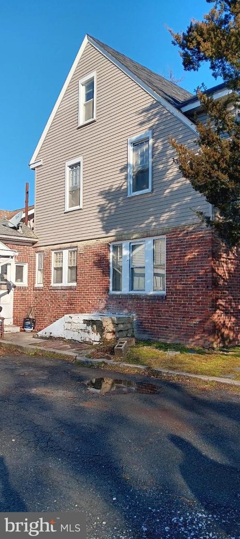 423 Parkway Ave, Trenton, NJ 08618