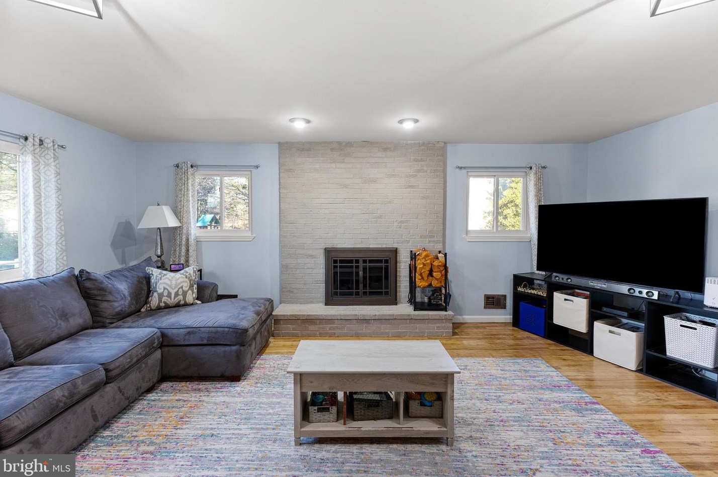 13 Yorkshire Dr, East Windsor NJ  08520-1213 exterior