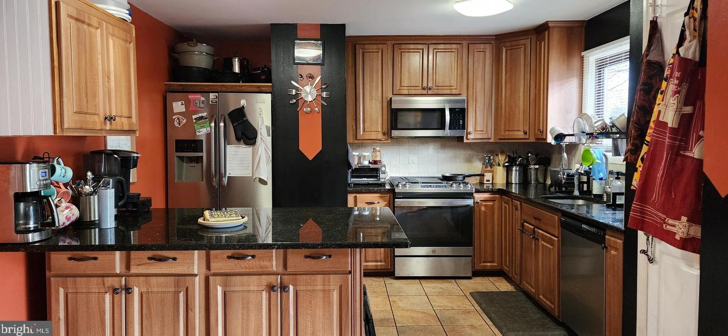 13 Hebron Dr, East Windsor, NJ 08520
