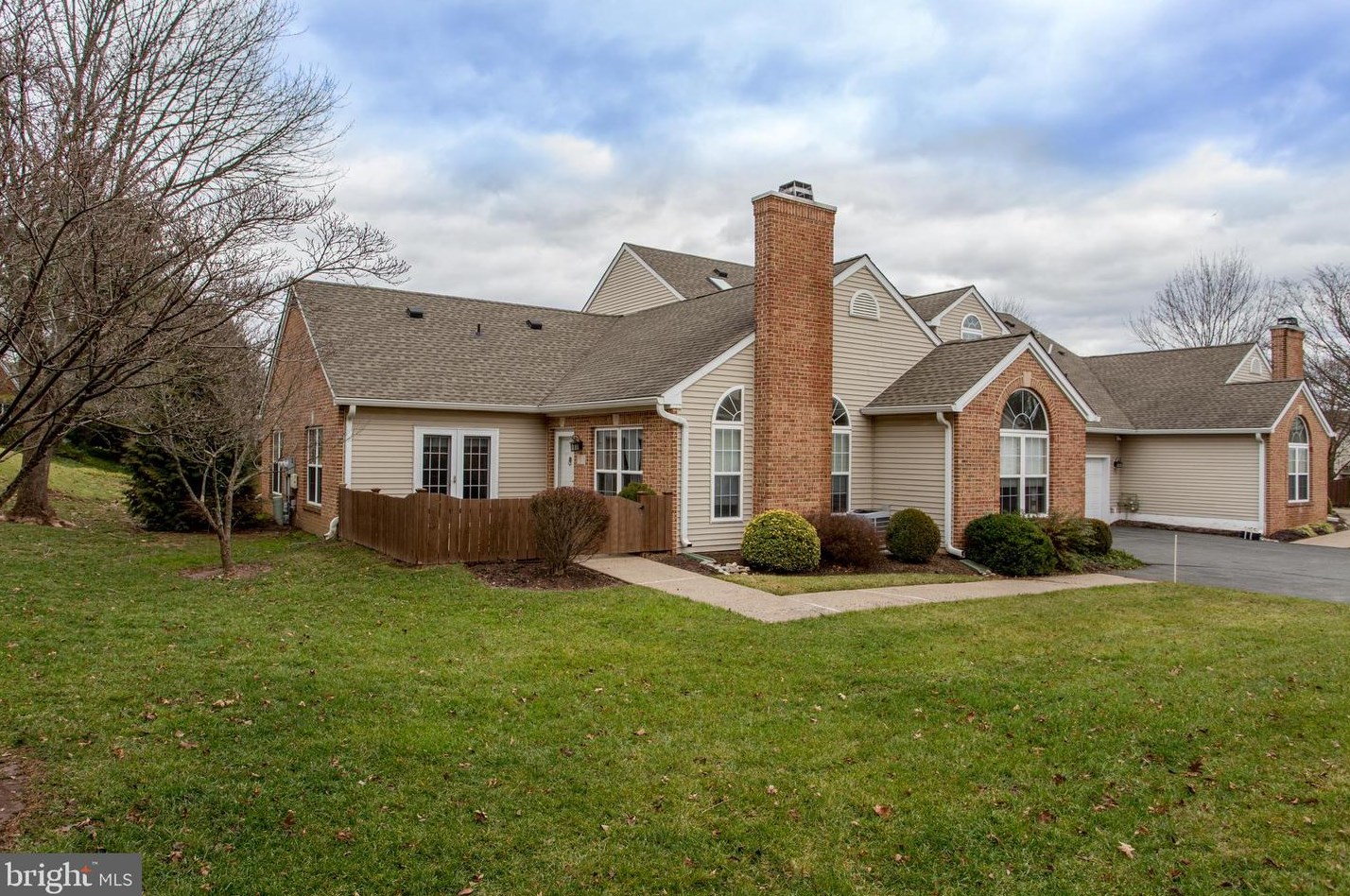 19 Woolsey Ct, Pennington, NJ 08534-1429