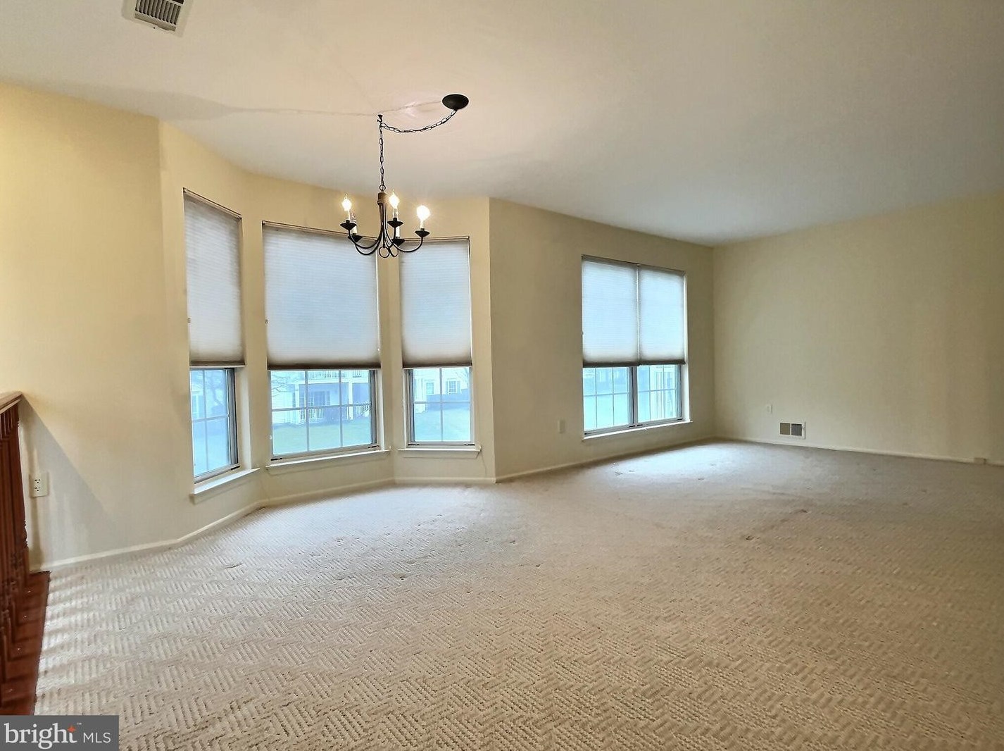 70 Chambord Ct, Trenton NJ  08619-4707 exterior