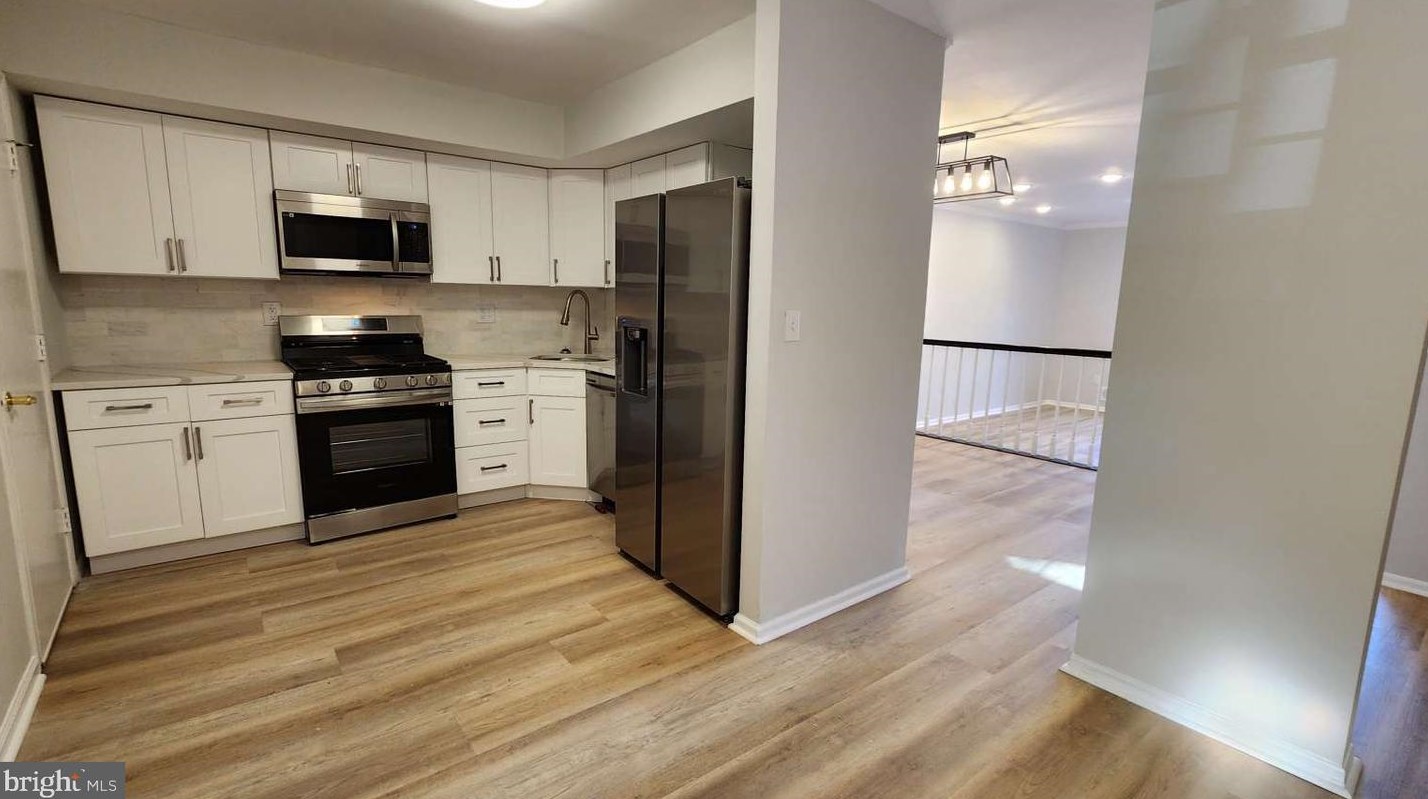8 Easton Ct, Lawrence Township, NJ 08648