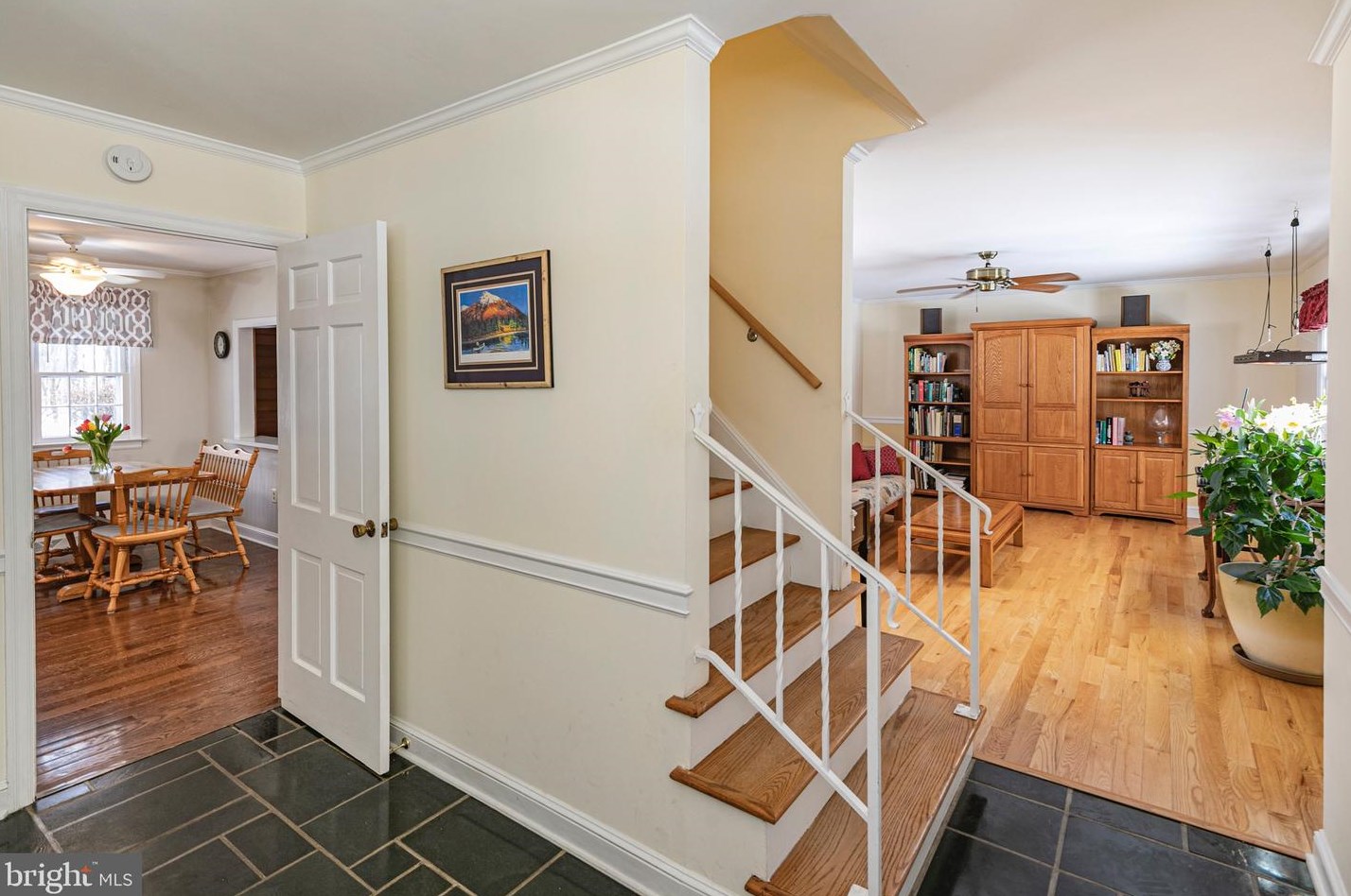 10 Fairway Dr, Hopewell Township, NJ 08525-2106