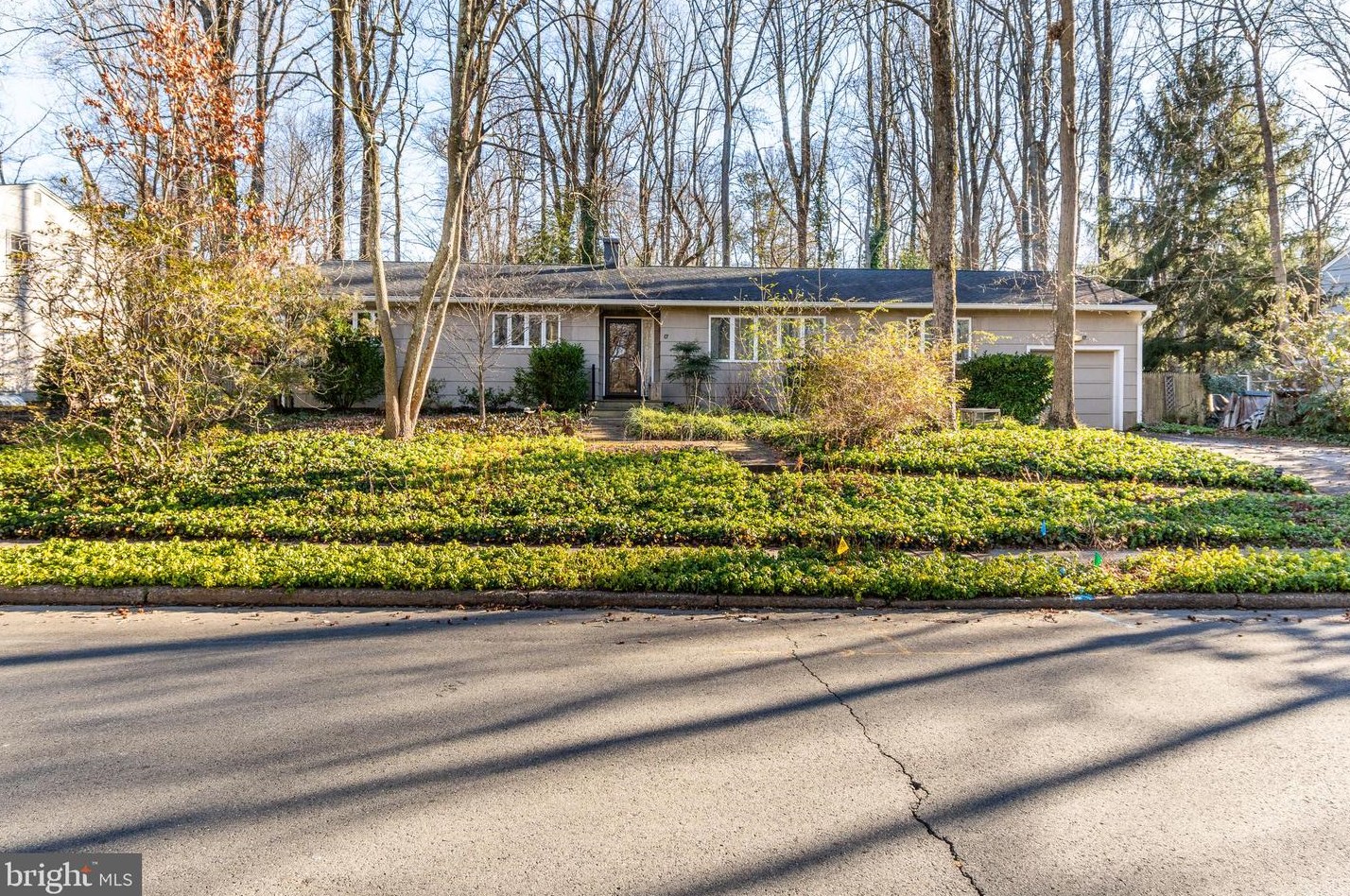 17 Pine Knoll Dr, Lawrence Township, NJ 08648