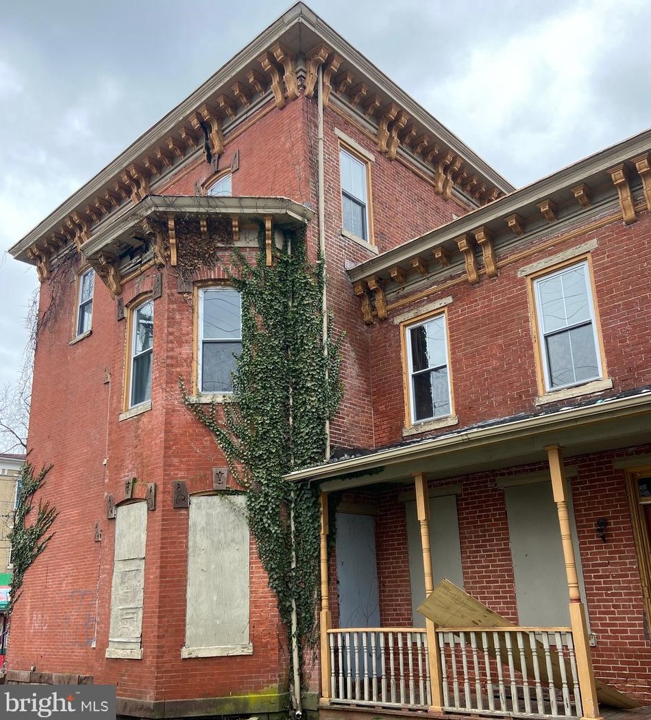 200 Spring St, Trenton, NJ 08618