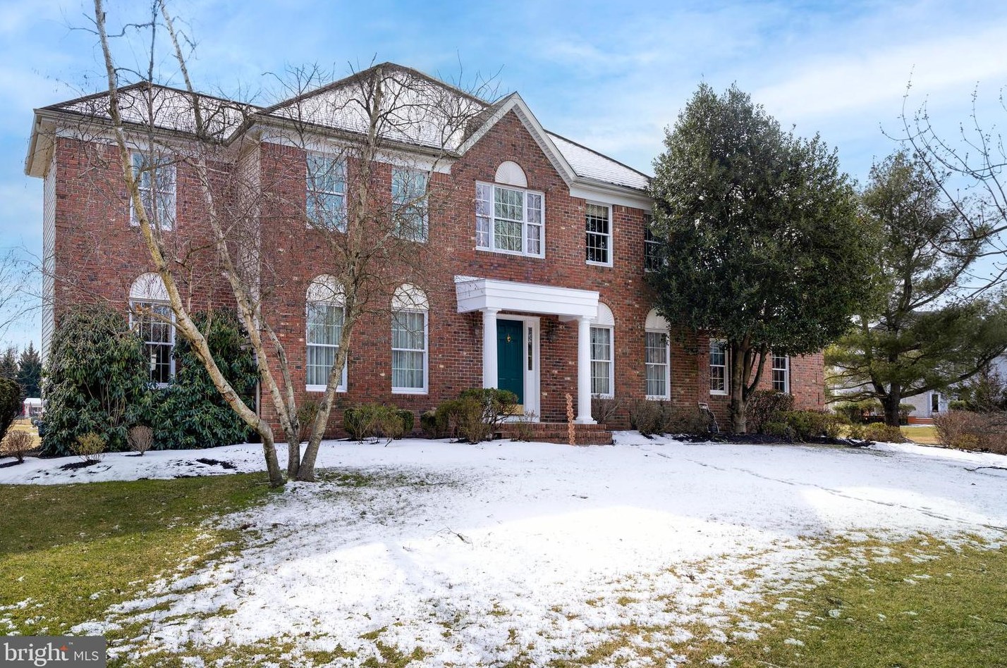 5 Duxbury Ct, W Windsor Township, NJ 08550