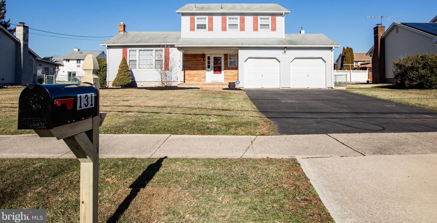 131 Hempstead Rd, Trenton, NJ 08610-1008