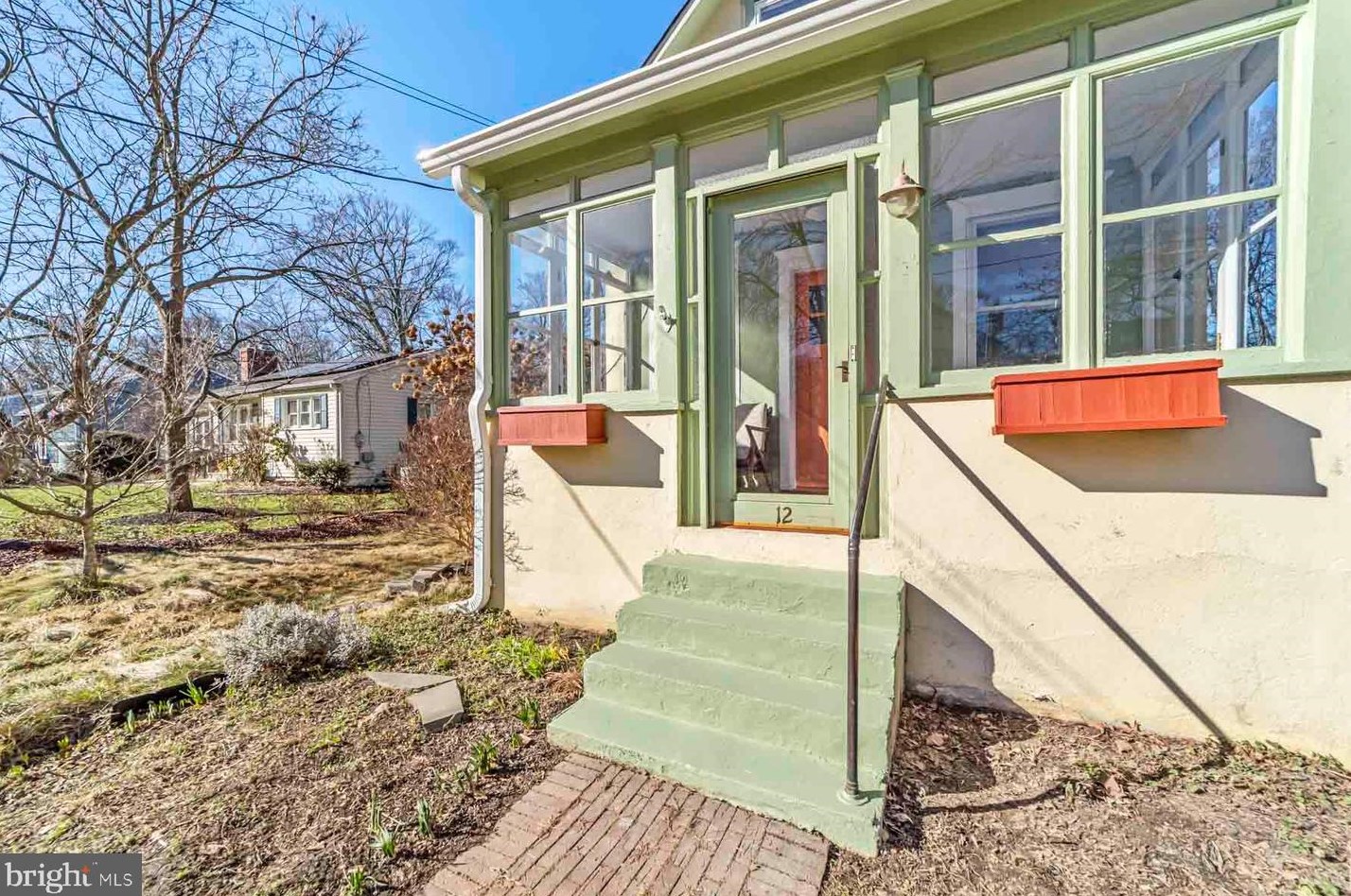 12 Berrien Ave, W Windsor Township, NJ 08550