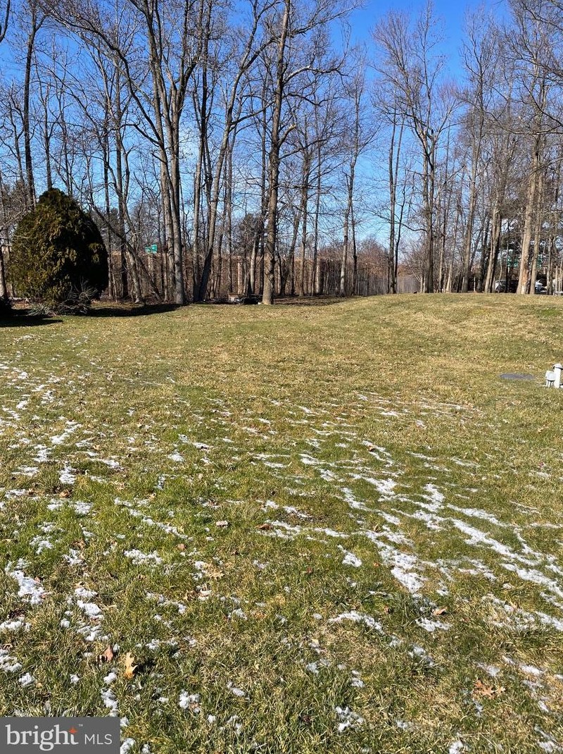 8 Philyet Dr, East Windsor, NJ 08520