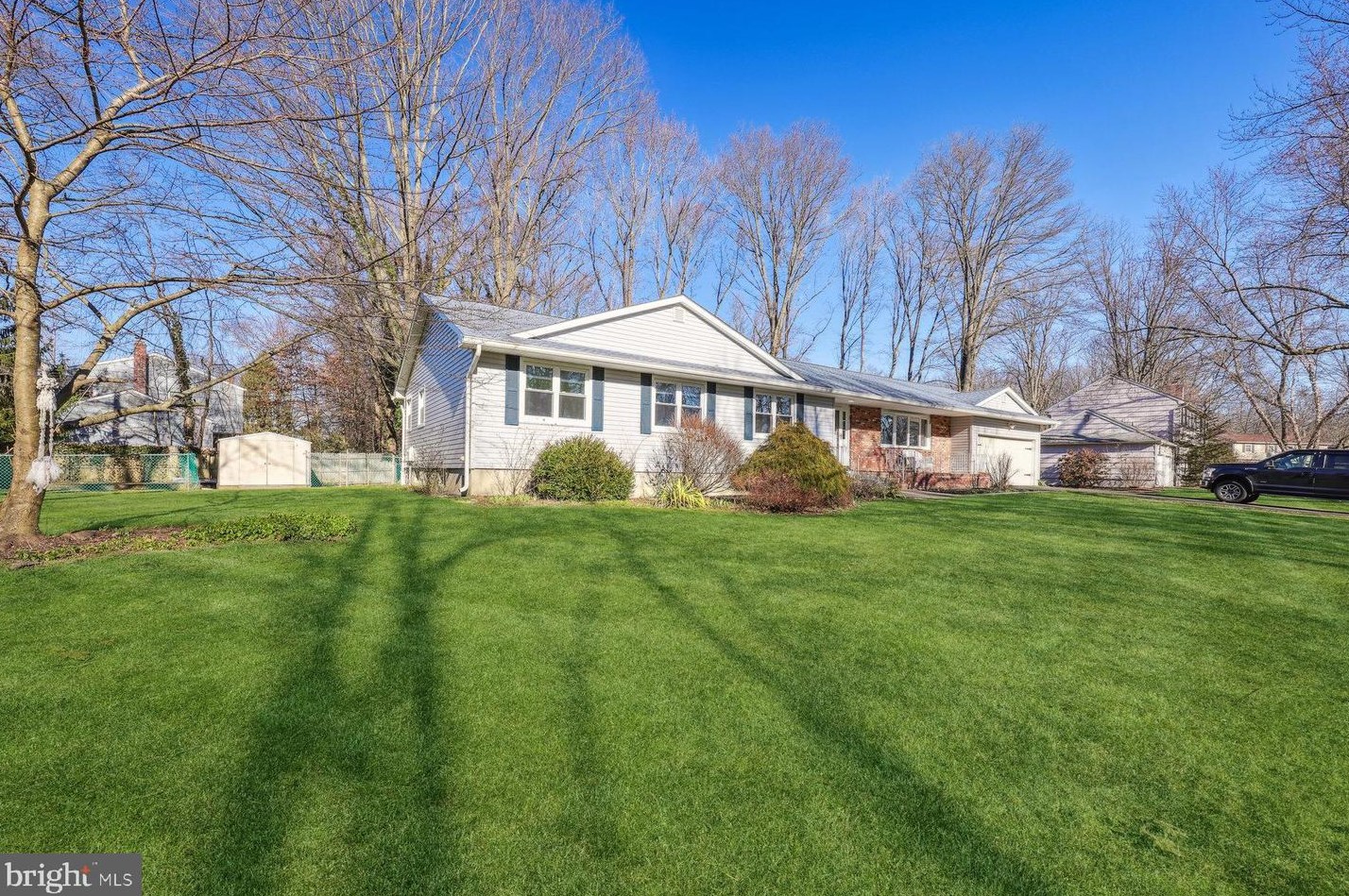 20 Sutton Pl, East Windsor, NJ 08520-1713
