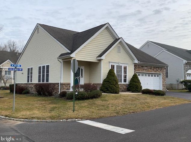 48 Goldfinch Dr, Trenton, NJ 08690-3582