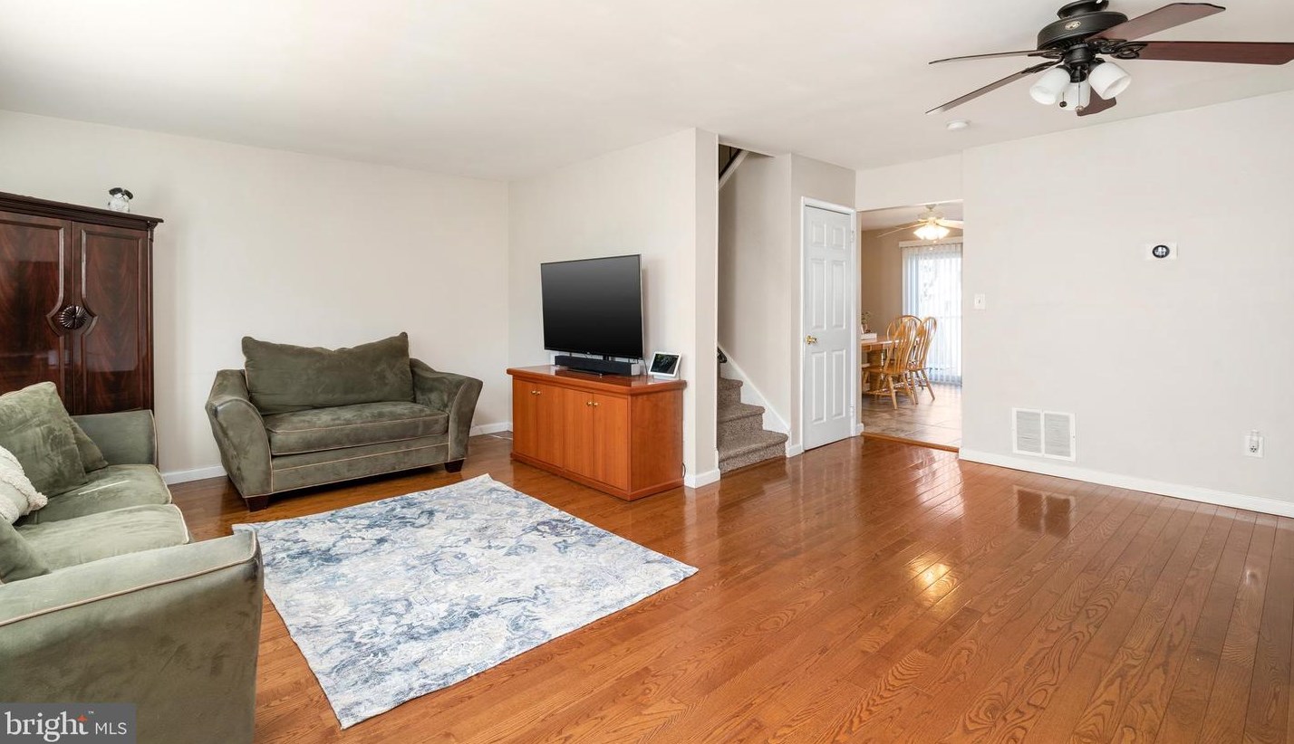 87 Danbury Ct, East Windsor, NJ 08520
