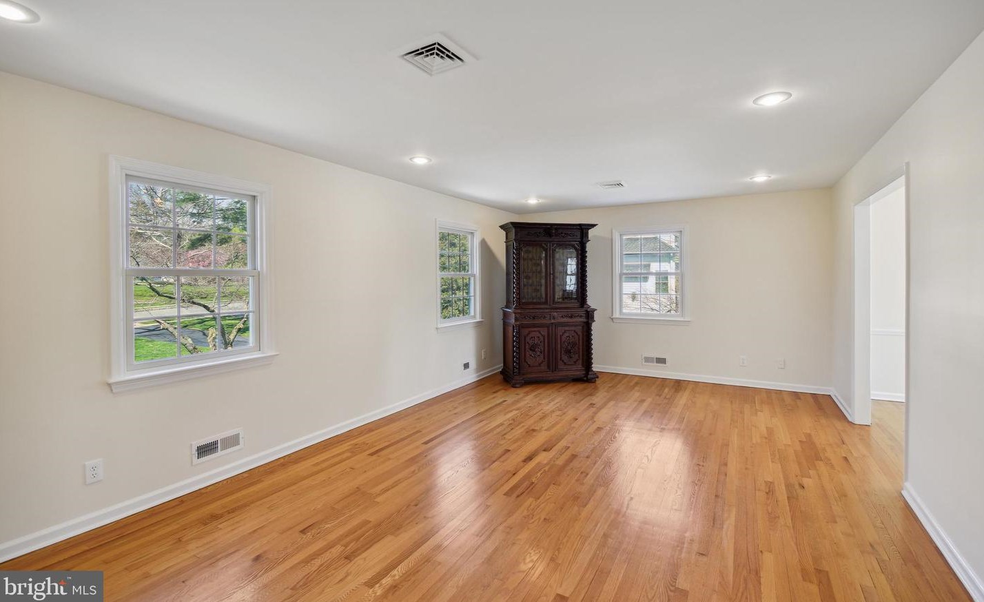 222 Shadybrook Ln, Princeton NJ  08540-4138 exterior