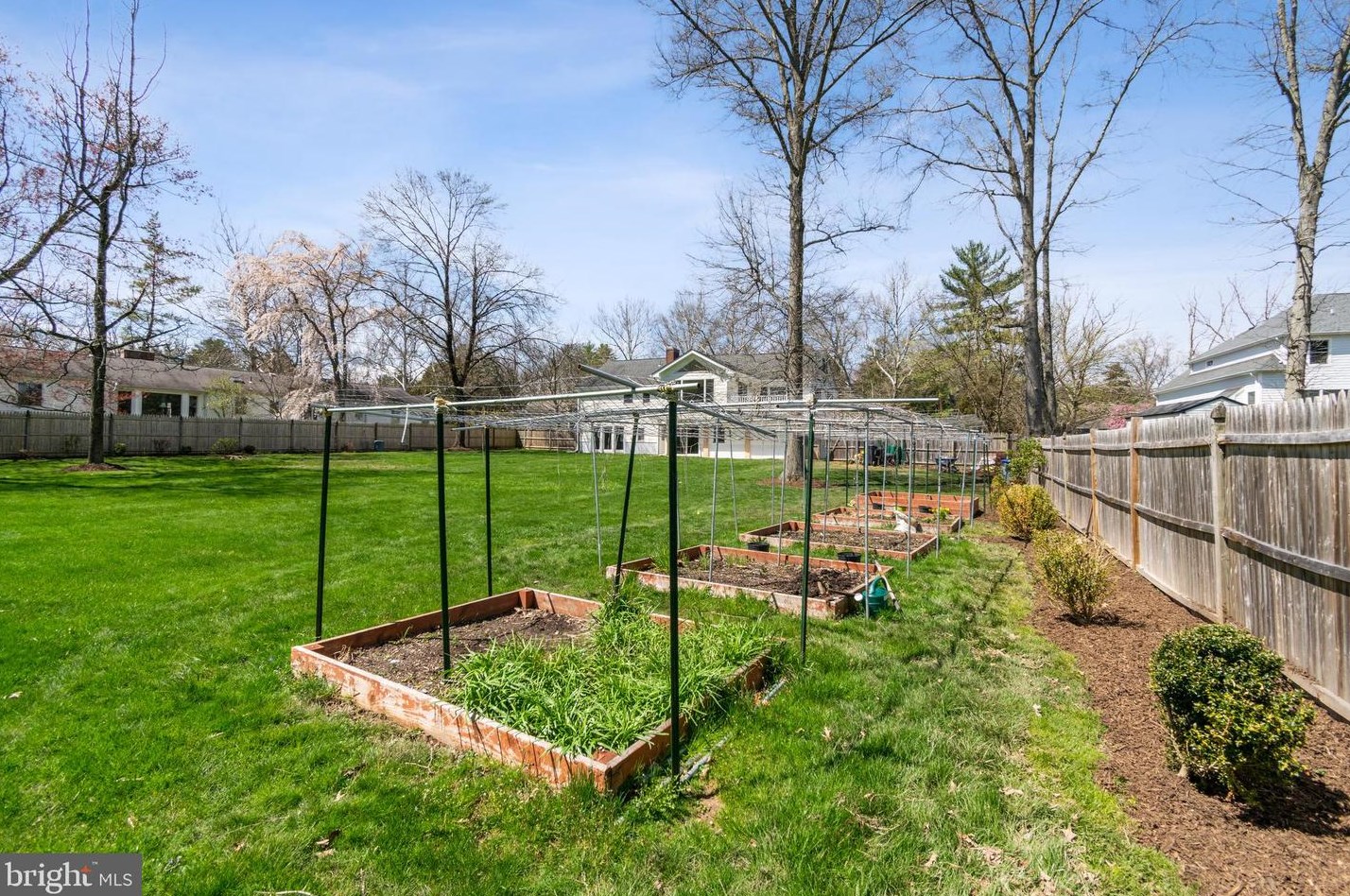 222 Shadybrook Ln, Princeton NJ  08540-4138 exterior