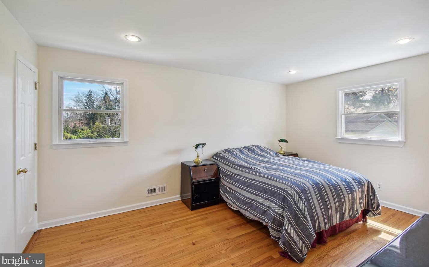 222 Shadybrook Ln, Princeton NJ  08540-4138 exterior