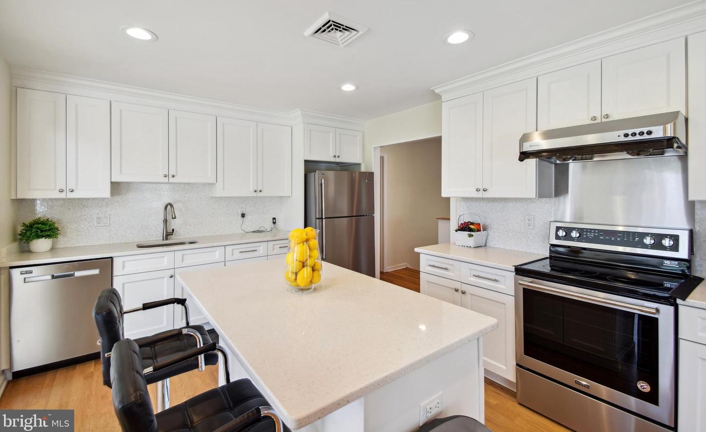 222 Shadybrook Ln, Princeton NJ  08540-4138 exterior