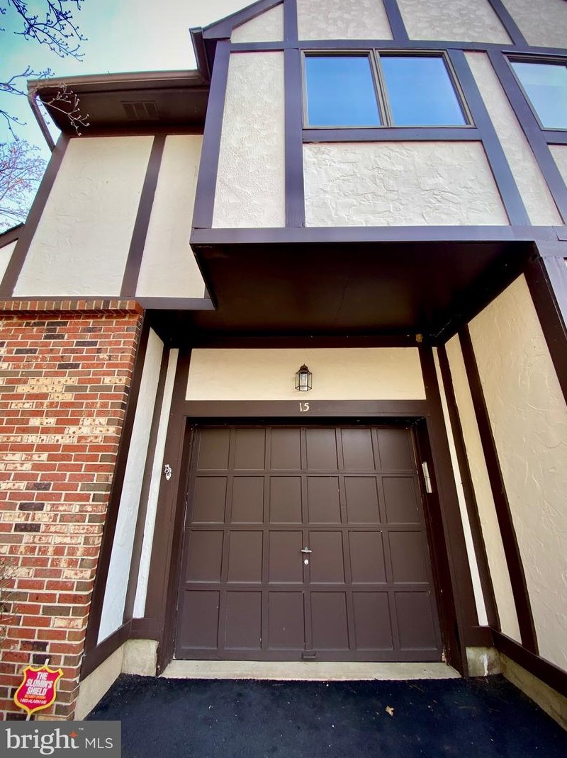 15 Cromwell Ct, Trenton, NJ 08628