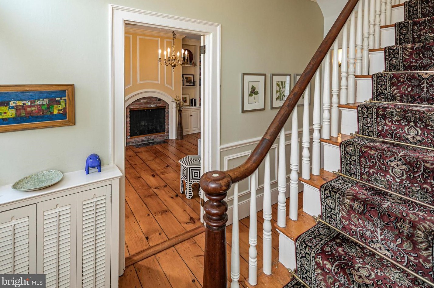39 Main St, Pennington, NJ 08534-2819
