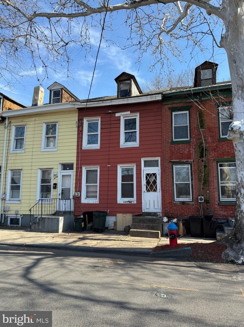 22 Perrine Ave, Trenton, NJ 08638