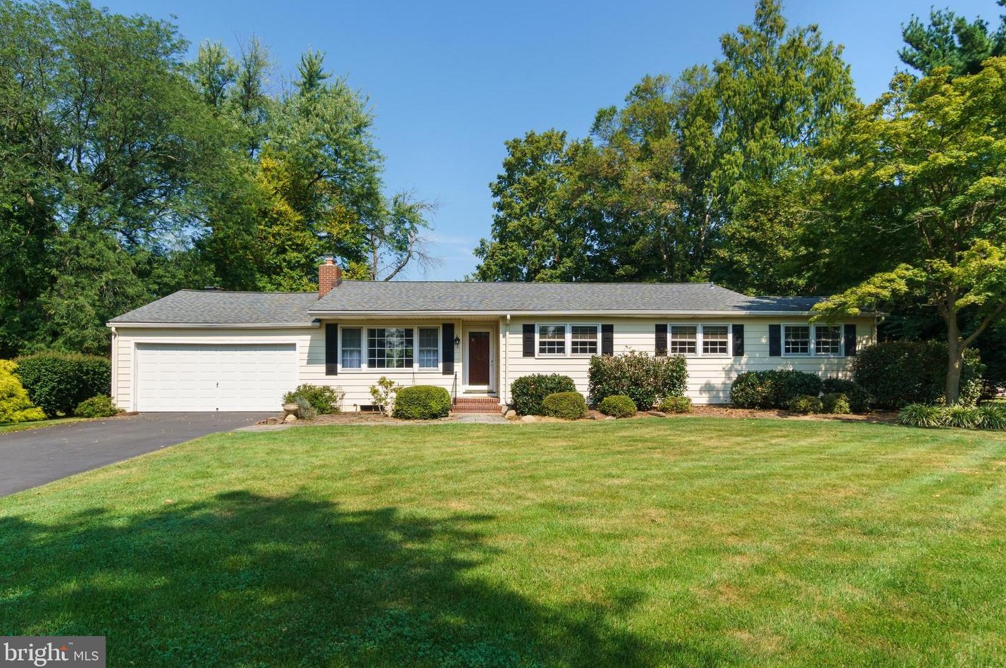 13 Brandon Rd, Pennington, NJ 08534-5203