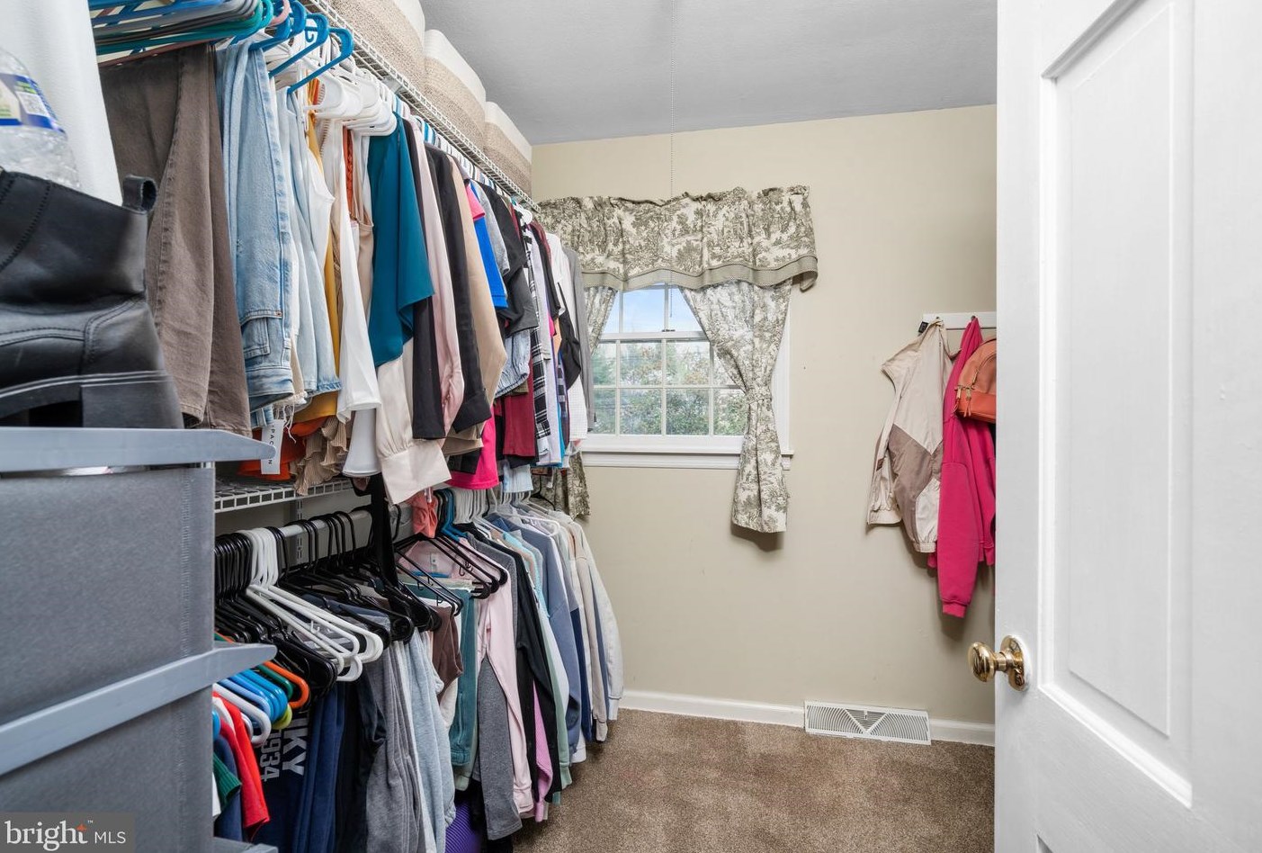 115 Edgebrook Rd, Trenton NJ 08691-3729 exterior