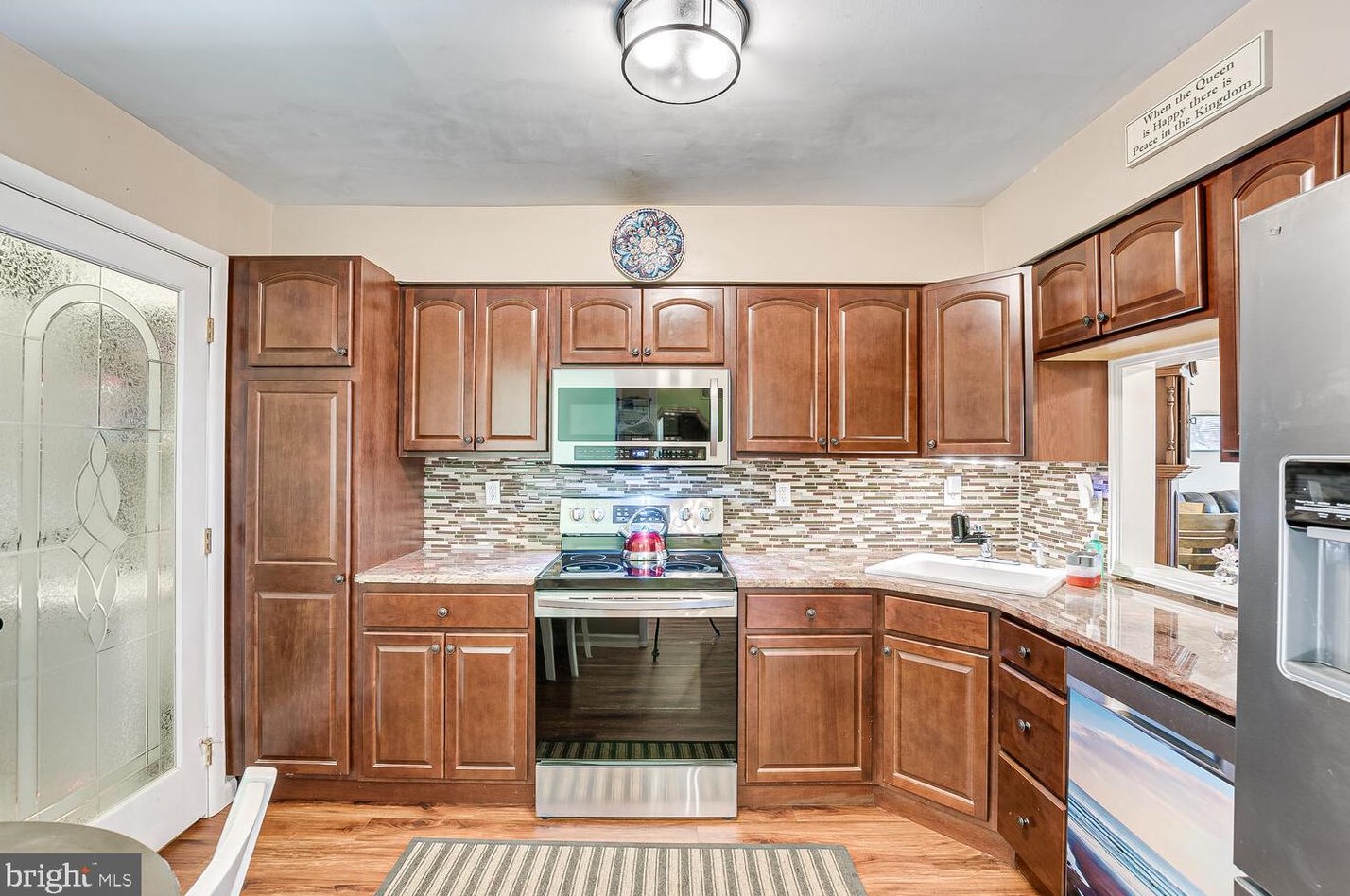 2 Lake Dr, East Windsor, NJ 08520
