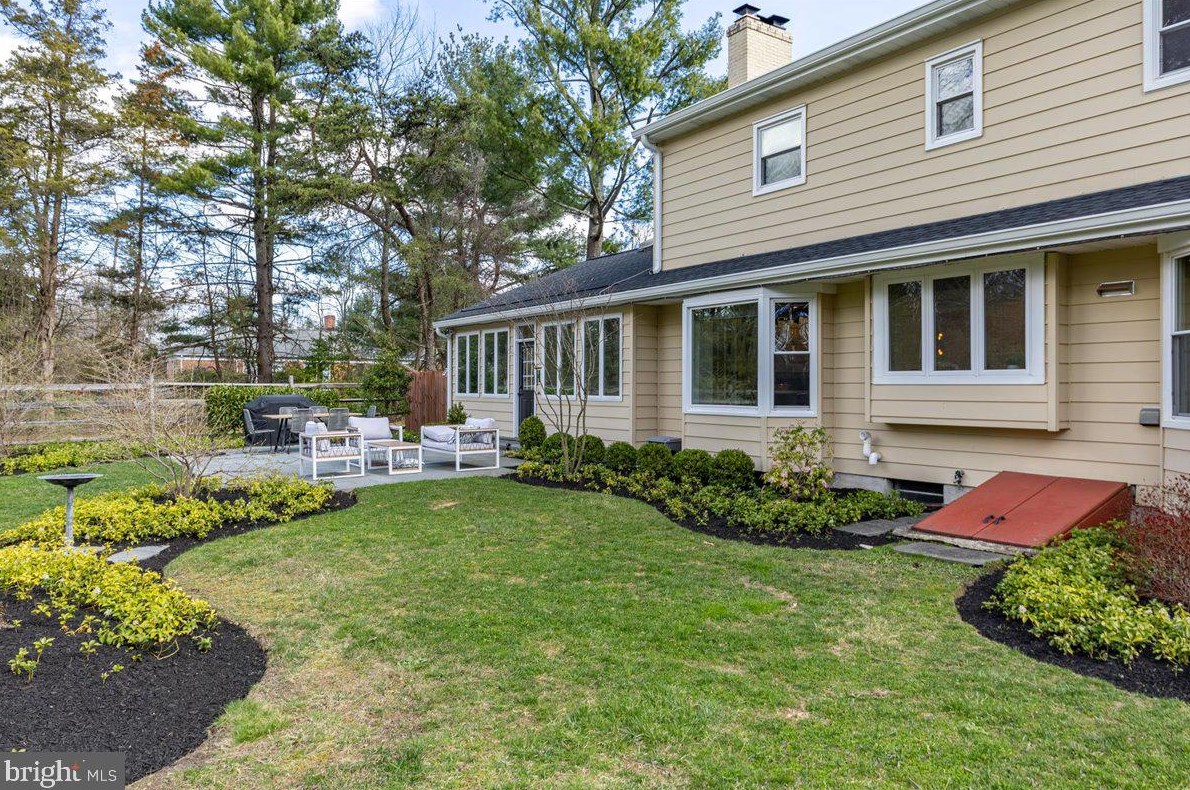 89 Carter Rd, Princeton NJ  08540-2107 exterior