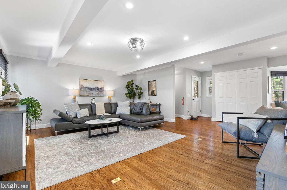 89 Carter Rd, Princeton NJ  08540-2107 exterior