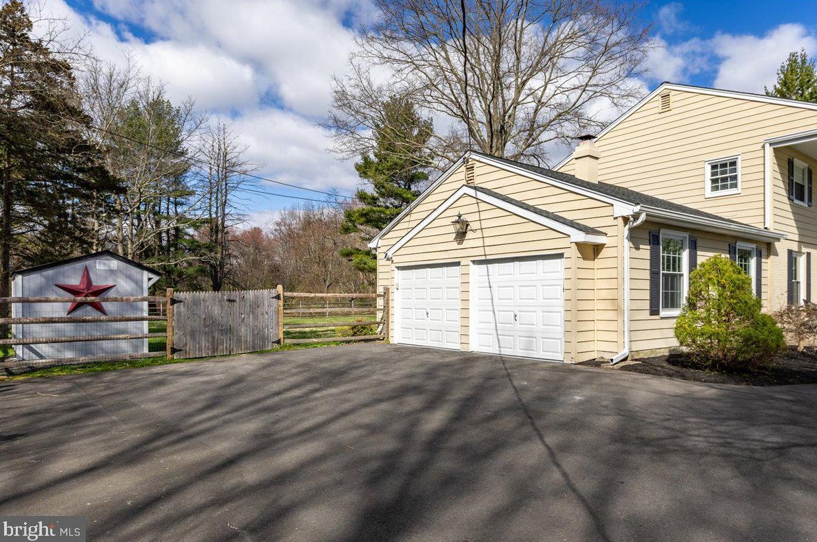 89 Carter Rd, Princeton NJ  08540-2107 exterior