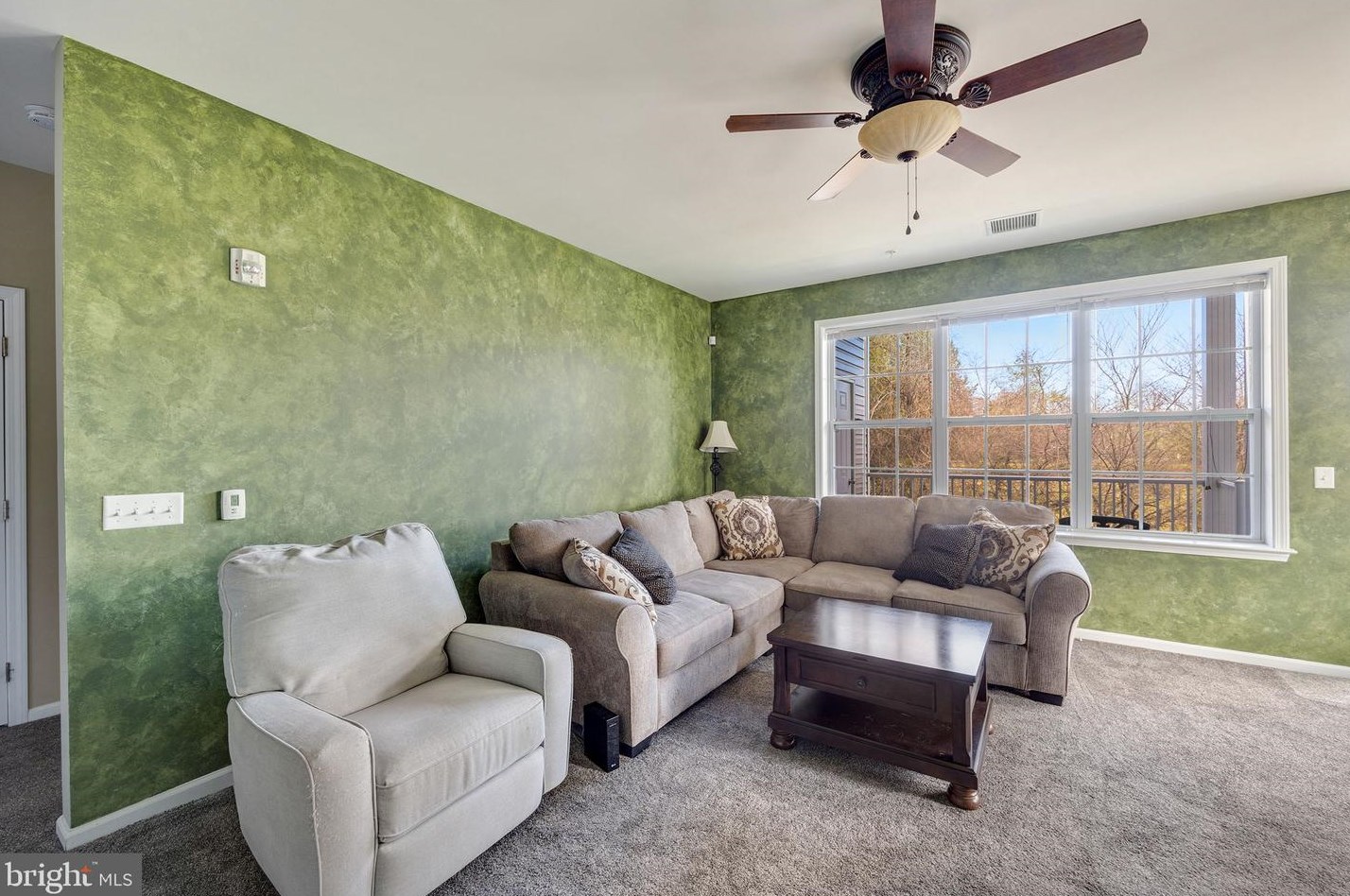 428 Timberlake Dr, Trenton NJ  08618-1475 exterior