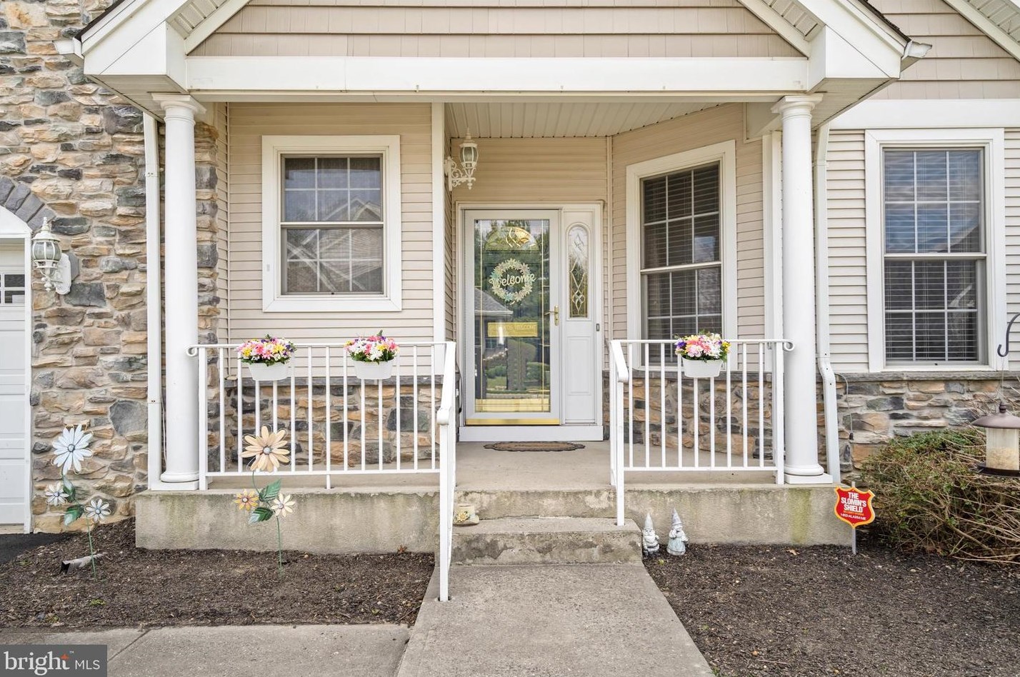 35 Bear Meade Dr, Trenton, NJ 08691