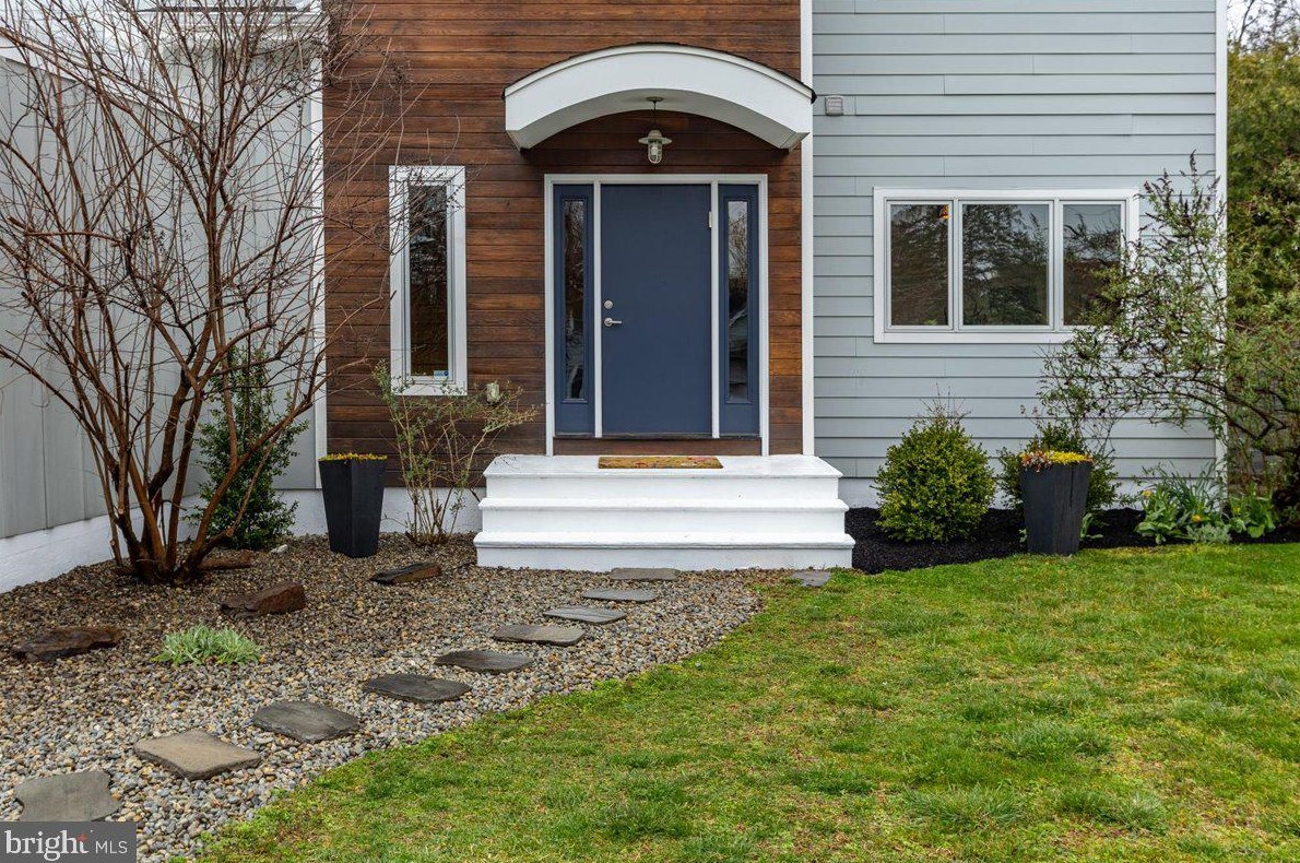 48 Dorann Ave, Princeton, NJ 08540-3906