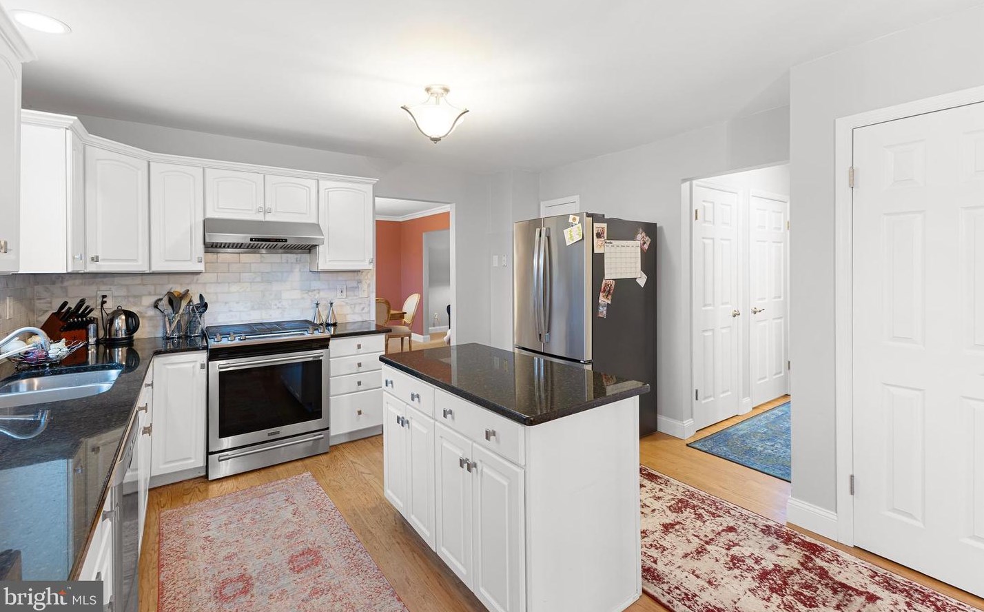 27 Andover Way, Trenton NJ 08610-1201 exterior