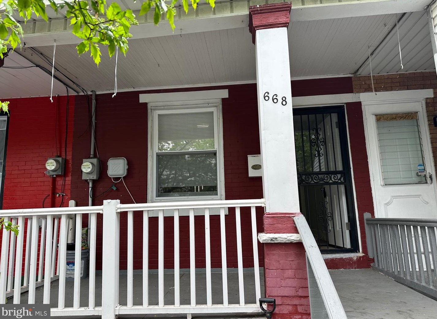 668 2nd St, Trenton, NJ 08611